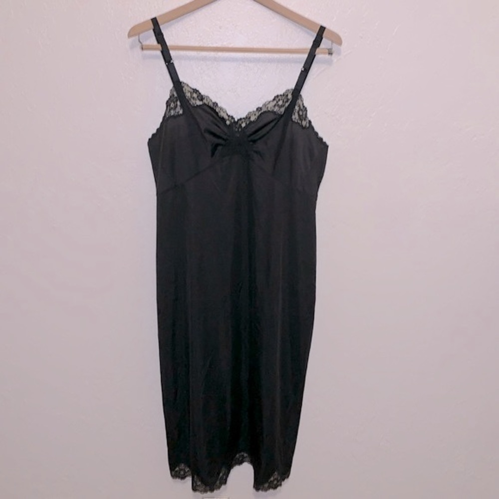 Shadowline 70’s Vintage Black Midi Slip